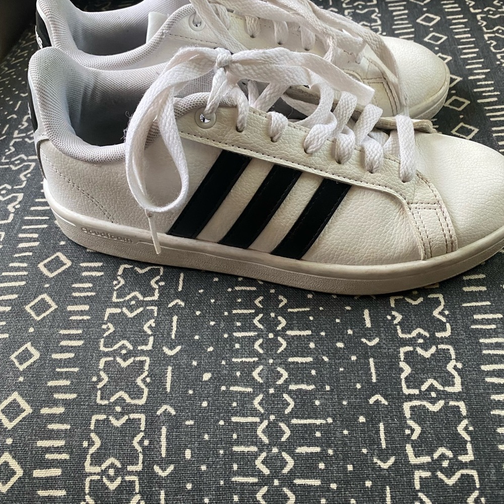 Adidas Sneakers